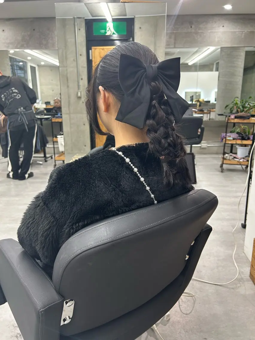 ミディアム ヘアアレンジ ヘアセット Acchon/心斎橋 💚ダブルカラーのヘアスタイル