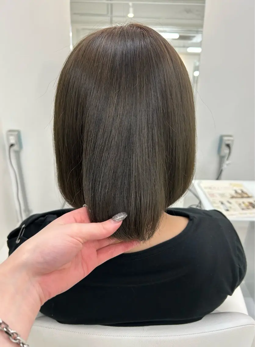 カラー ベージュカラー ブリーチ オリーブベージュ ヘアカラー juve.大分/ 秋月ひとはのヘアスタイル