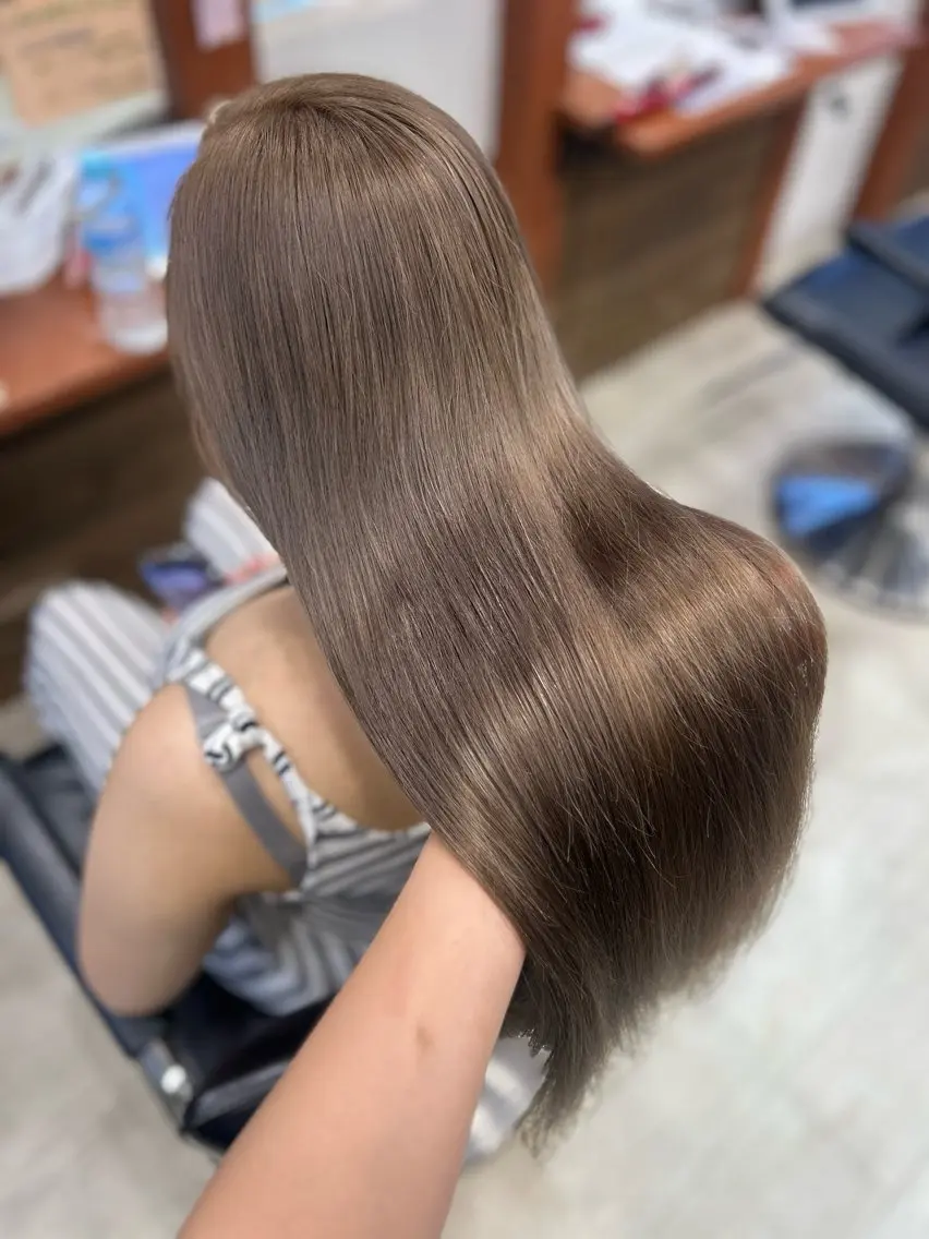 カラー ブリーチ 透明感カラー ダブルカラー ハイトーンカラー ブリーチなしカラー ヘアカラー 🎀透明感/レイヤ ー/Kotona🎀のヘアスタイル