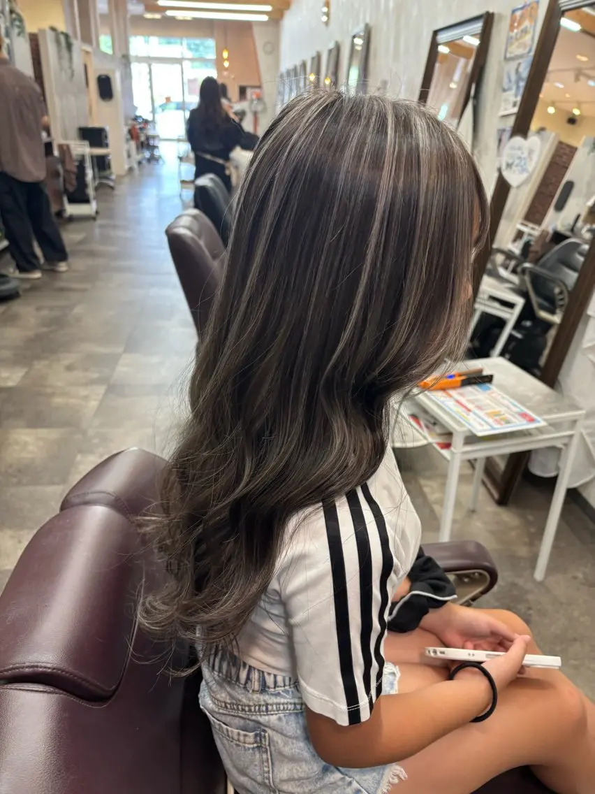 ロング カット ヘアカラー 田中 沙也香のヘアスタイル