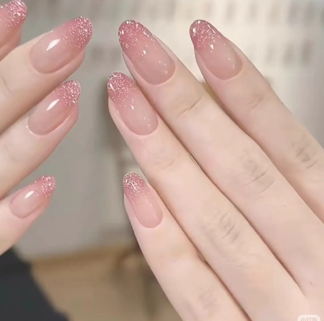 【人気No.2】ラメグラデーション（オフ込み）¥3,980の写真