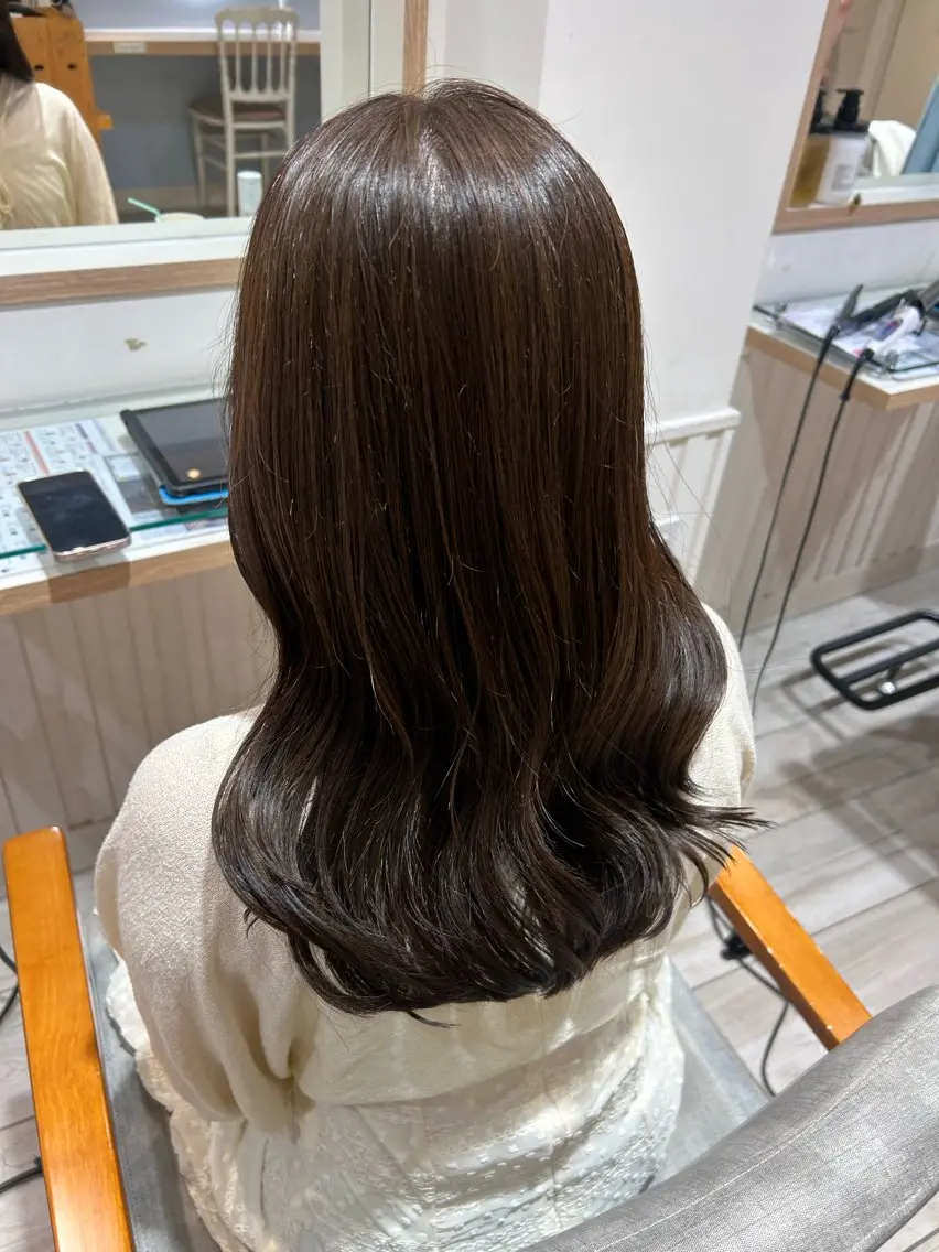 セミロング カラー ブラウンカラー カット ヘアカラー 大川 夏実のヘアスタイル
