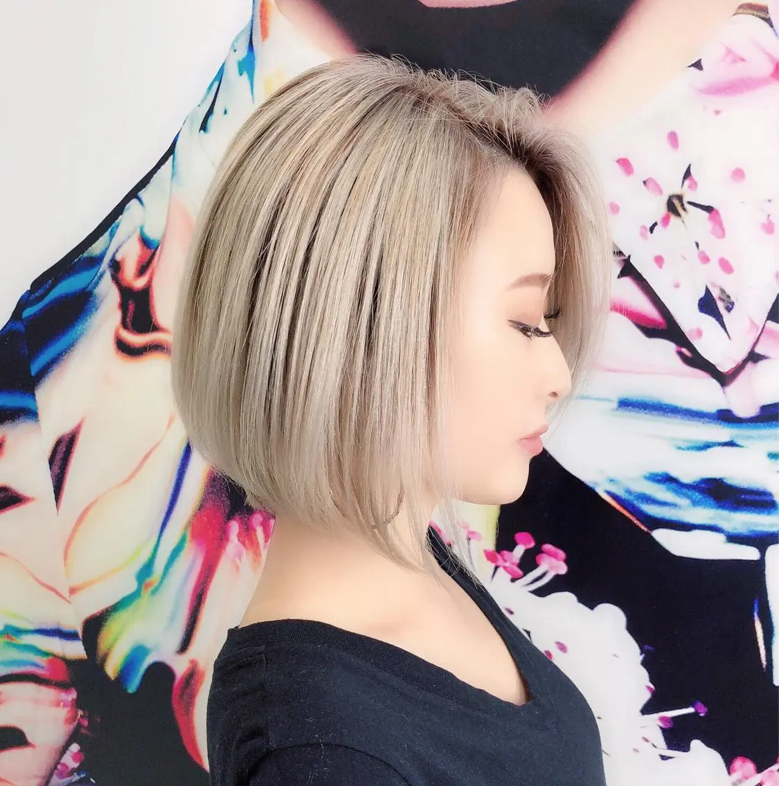 ショート カラー 趙 英来のヘアスタイル