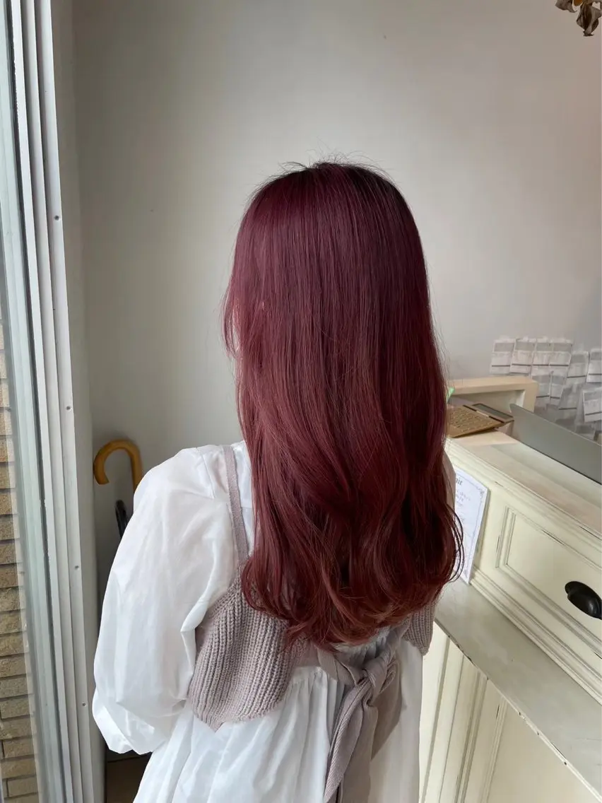 ロング カラー カシス ピンクカラー ヘアカラー KA NAのヘアスタイル
