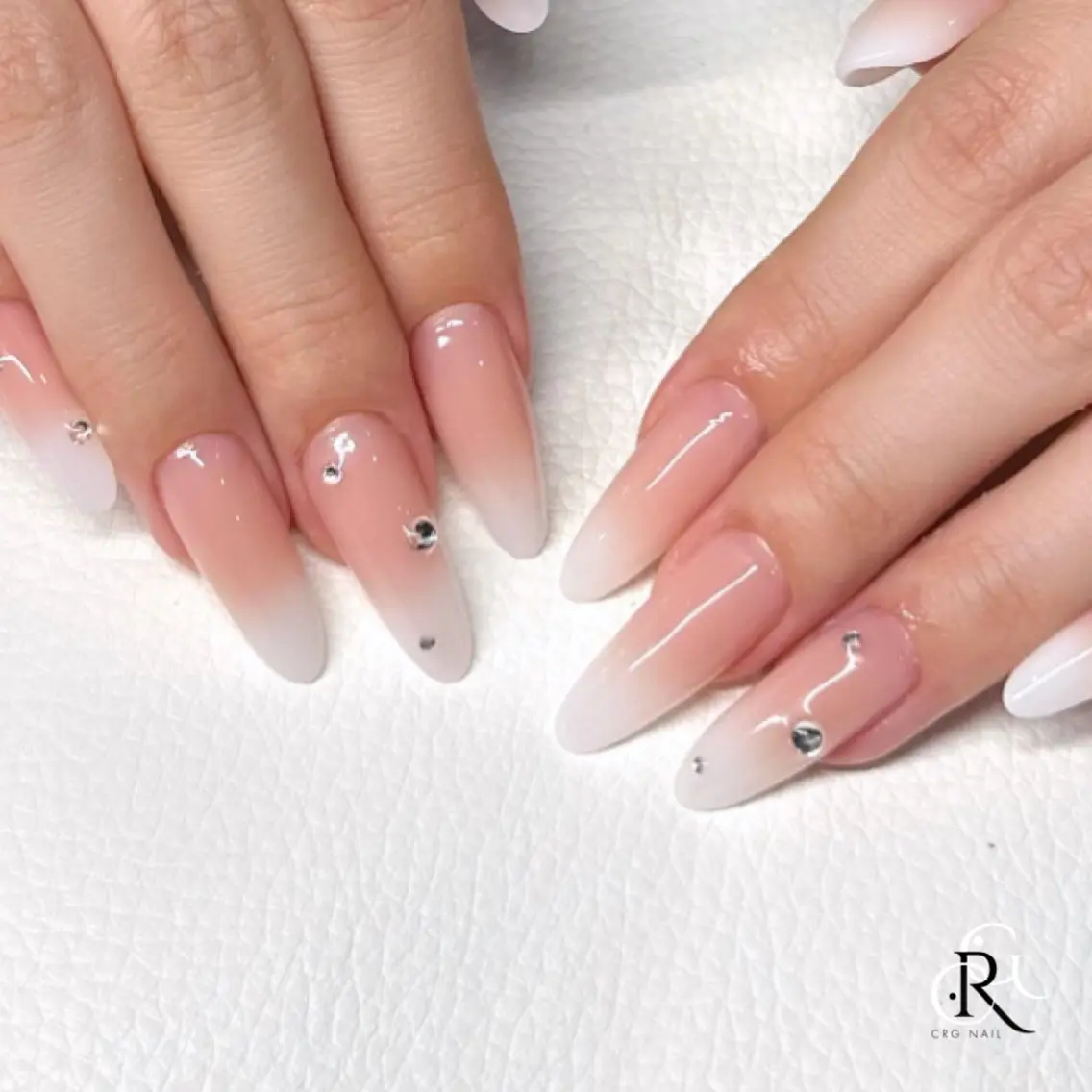 ネイル ストーンネイル RURI トレンド スカルプ/美フォルムのネイルデザイン