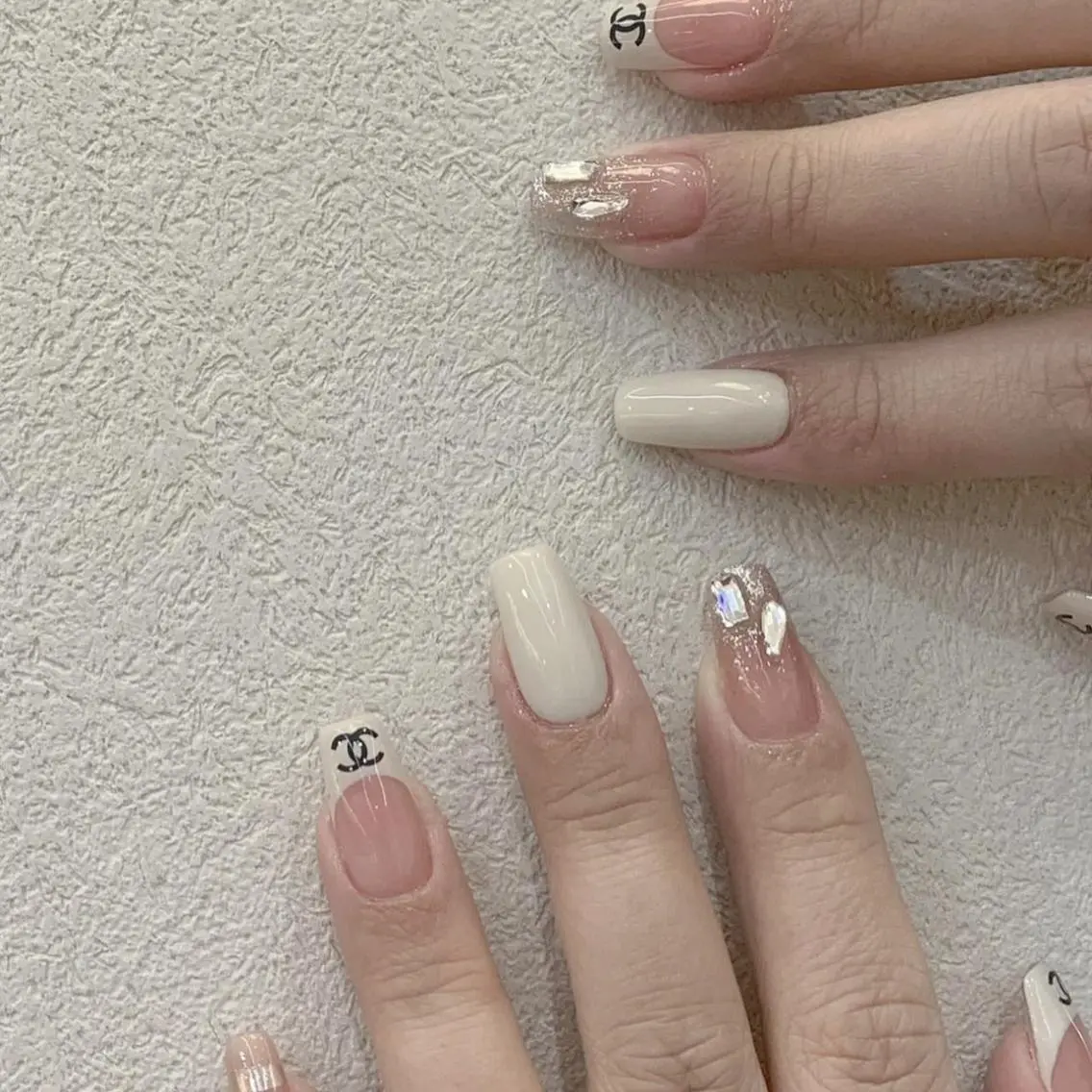 ネイル ネイルチップ Queen‘s なんのネイルデザイン
