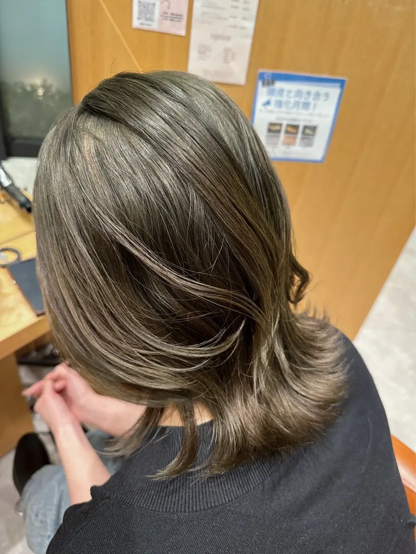 ミディアム カラー ベージュカラー オリーブベージュ 鈴木結花/立川美容師 /お悩み解決型美容師のヘアスタイル