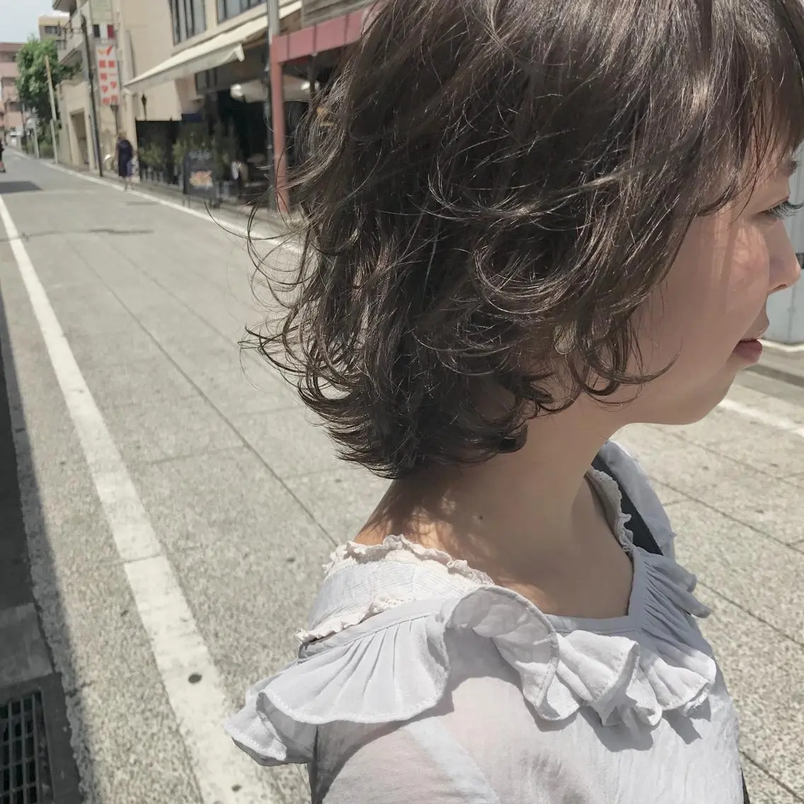 ミディアム アッシュ カット ヘアカラー 横山 莉奈のヘアスタイル