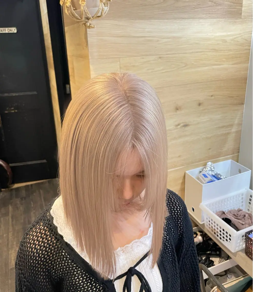 ミディアム カット ヘアカラー トリートメント EIGHT サイショ ミズキのヘアスタイル