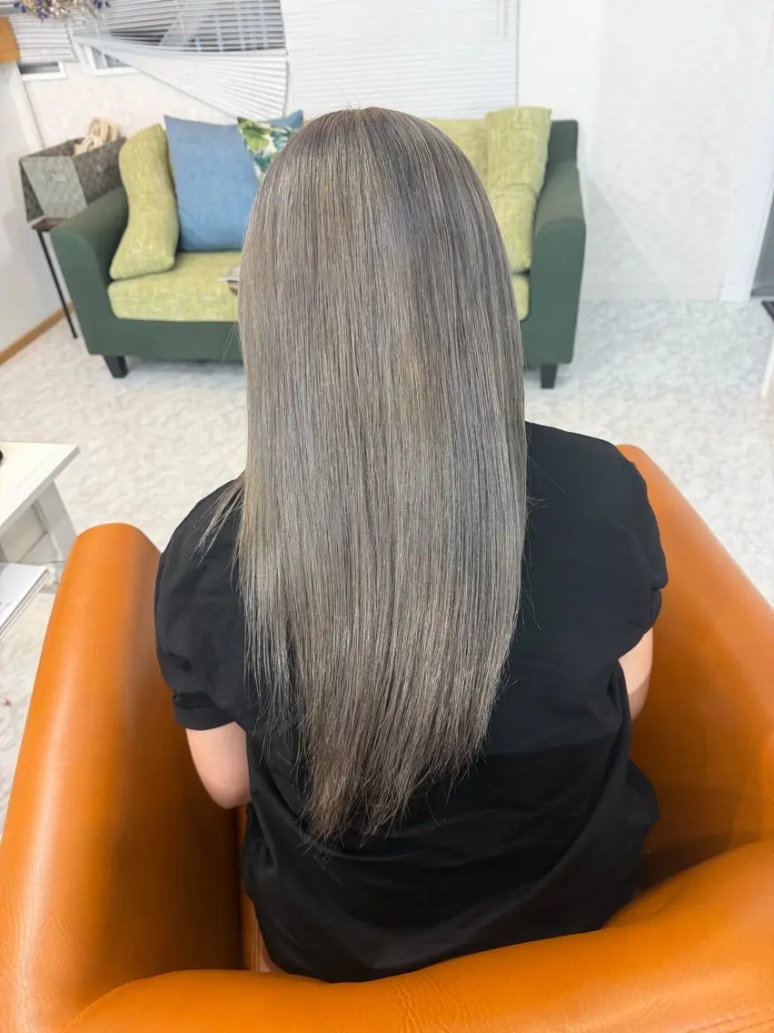 ロング ヘアカラー トリートメント MAEDA YUKIのヘアスタイル