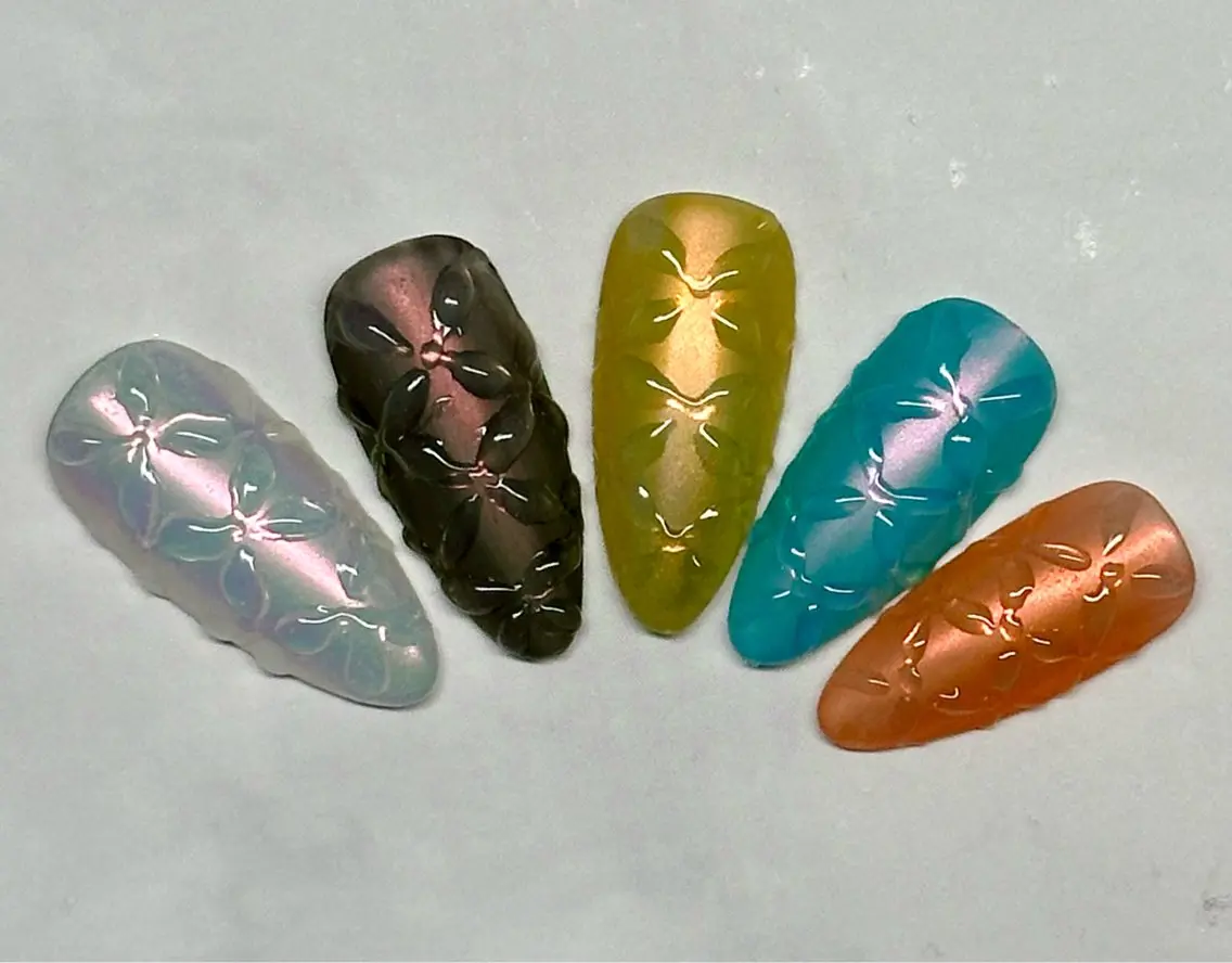 ネイル キラキラネイル マグネットネイル ミラーネイル ニュアンスネイル ワンカラーネイル Mai’s nailのネイルデザイン