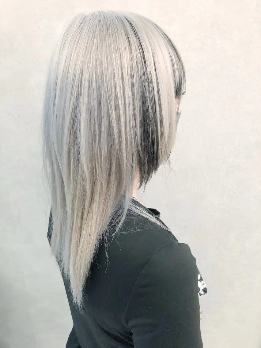 セミロング くびれヘア エクステ 韓国風ヘア レイヤーカット ウルフカット レイヤーブリーチ特化 ホワイト専門/岸のヘアスタイル