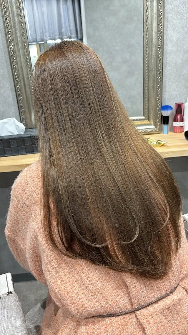 ロング カラー ベージュカラー ブリーチ ミルクティーベージュ ブリーチなしカラー カット ヘアカラー 透明感カラー/ ブリーチ無し/RYOのヘアスタイル