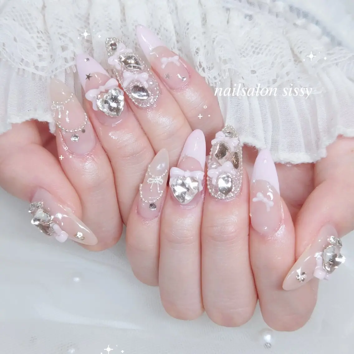 ネイル ガーリー キラキラネイル ピンク ワンホンネイル ハンドネイル sissy hatsuneのネイルデザイン
