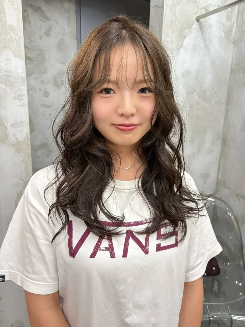 カラー グレージュ KUBO HADUKIのヘアスタイル