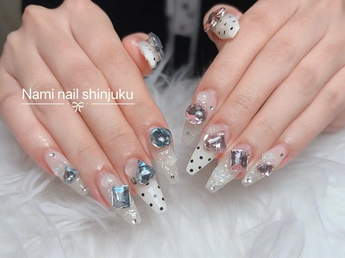 ネイル 長さ出し ガーリー 韓国ネイル ロングネイル 持ち込み ハンドネイル Nami nail salonのネイルデザイン