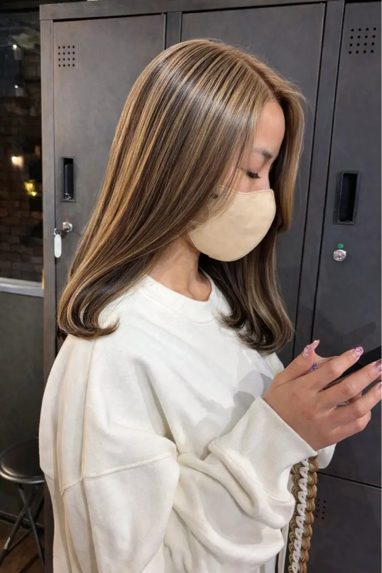 セミロング カラー ブラウンカラー 透明感カラー デザインカラー ダブルカラー ハイライトカラー ヘアカラー Love&Hair Breit/下川のヘアスタイル