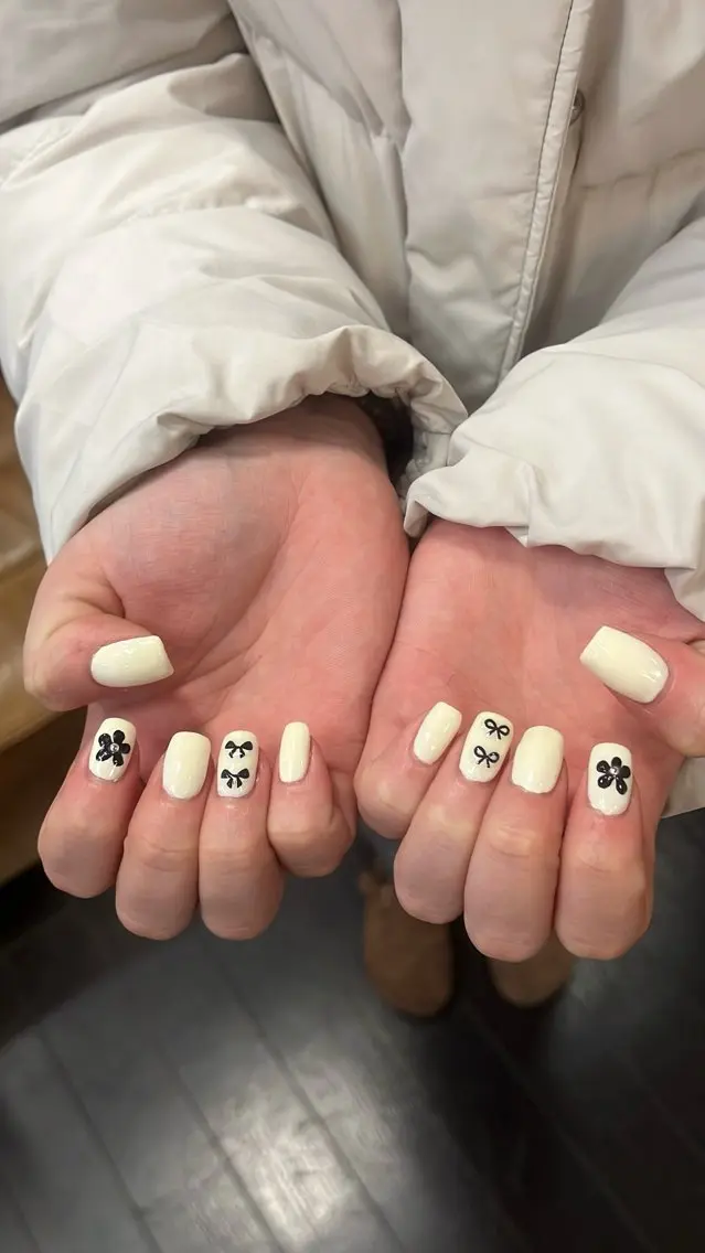 ネイル フラッシュネイル フレンチネイル ラメ(グリッター) ラメグラデーション マグネットネイル SAKU nail 作島茜のネイルデザイン