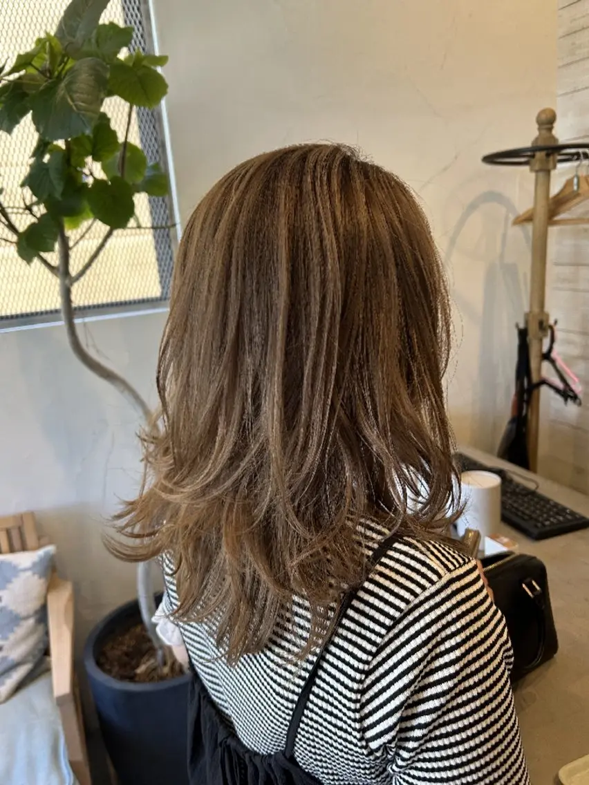 ロング ヘアカラー LEASH 北原のヘアスタイル