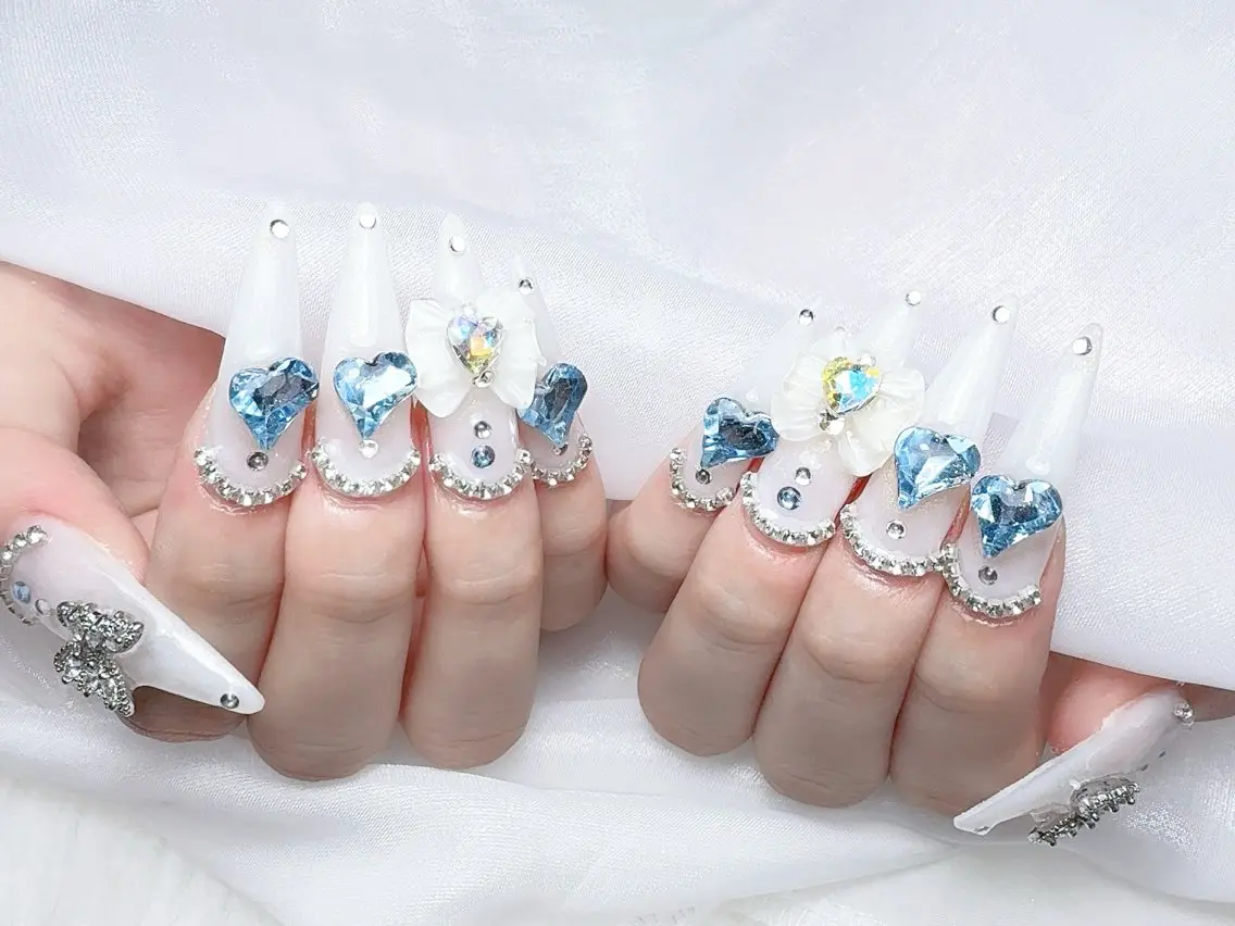 ネイル 🎀M nails✨ ビューティーのネイルデザイン
