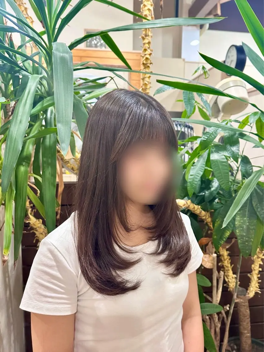 セミロング くびれヘア 韓国風ヘア レイヤーカット 神崎 紗奈のヘアスタイル
