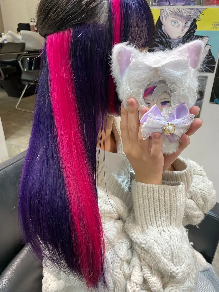セミロング カラー カット ヘアカラー インナーカラー 推し ブリーチ 髪質改善のヘアスタイル