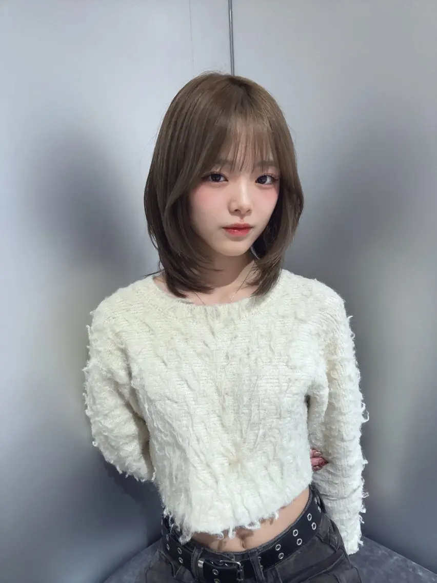 ミディアム カラー レイヤー×艶髪特化 マネージャー安藤光司のヘアスタイル