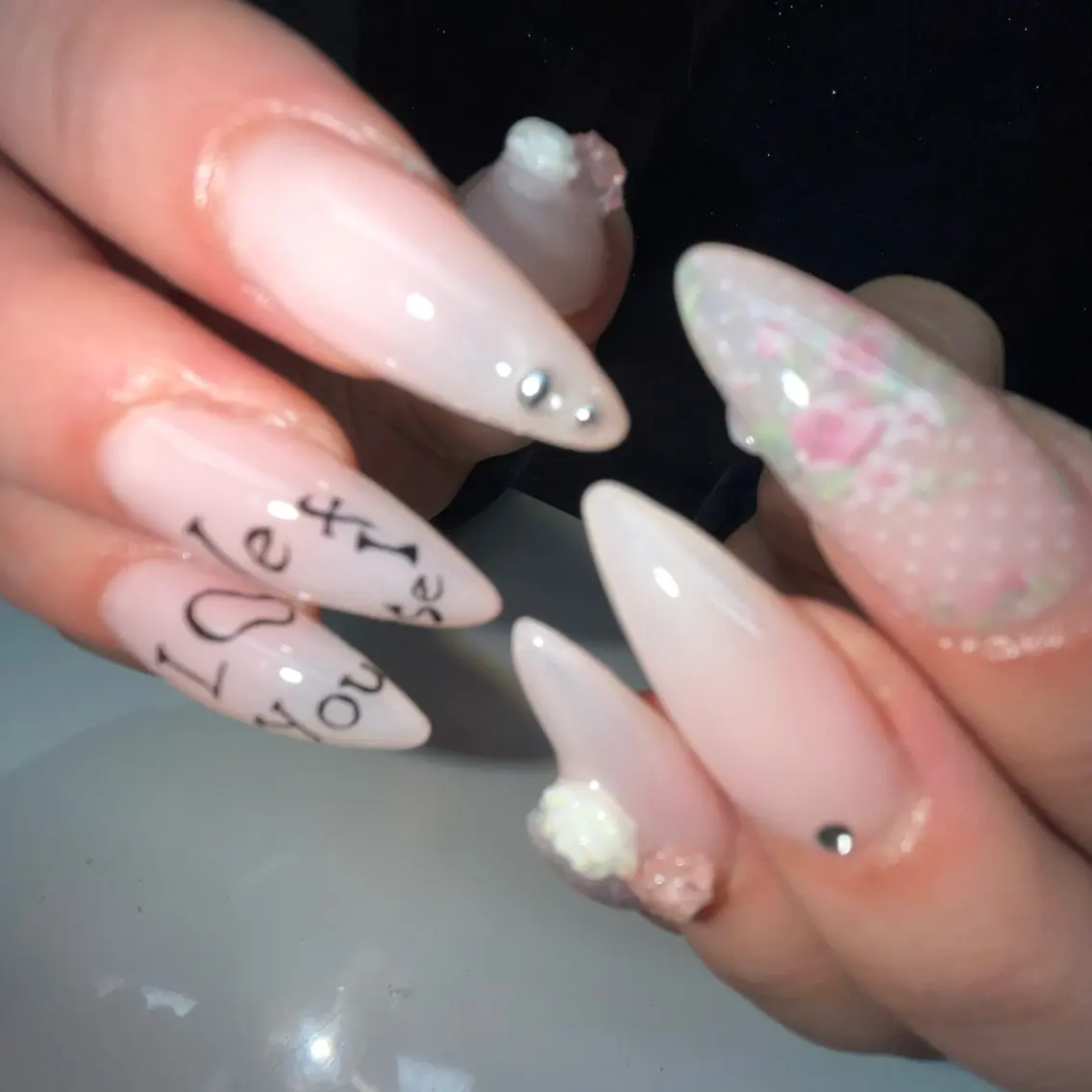 ミディアム ハンドネイル WOLTOKYO渋谷 Anzuのネイルデザイン