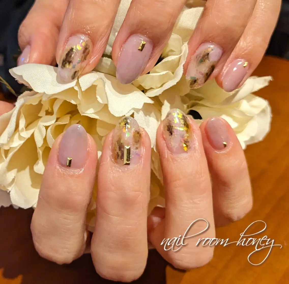 ネイル アニマル柄 ニュアンスネイル 冬ネイル nail room  honeyのネイルデザイン
