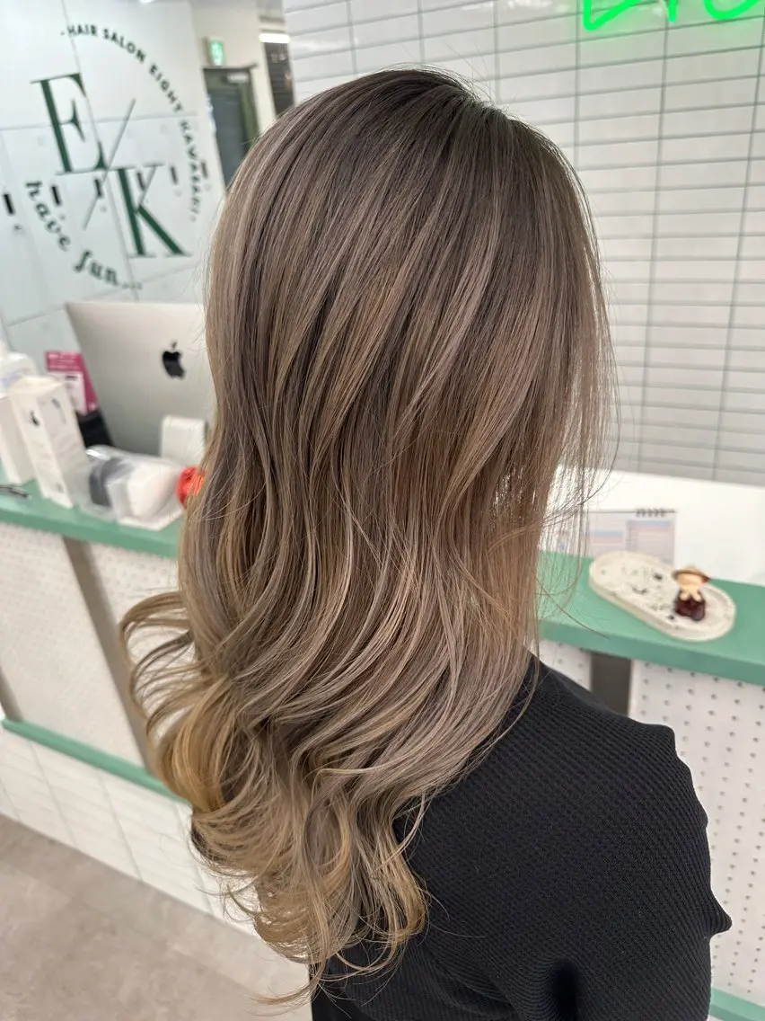ロング レイヤーカット カット ヘアカラー トリートメント 💚透明感カラー💚 ♻️本間♻️のヘアスタイル