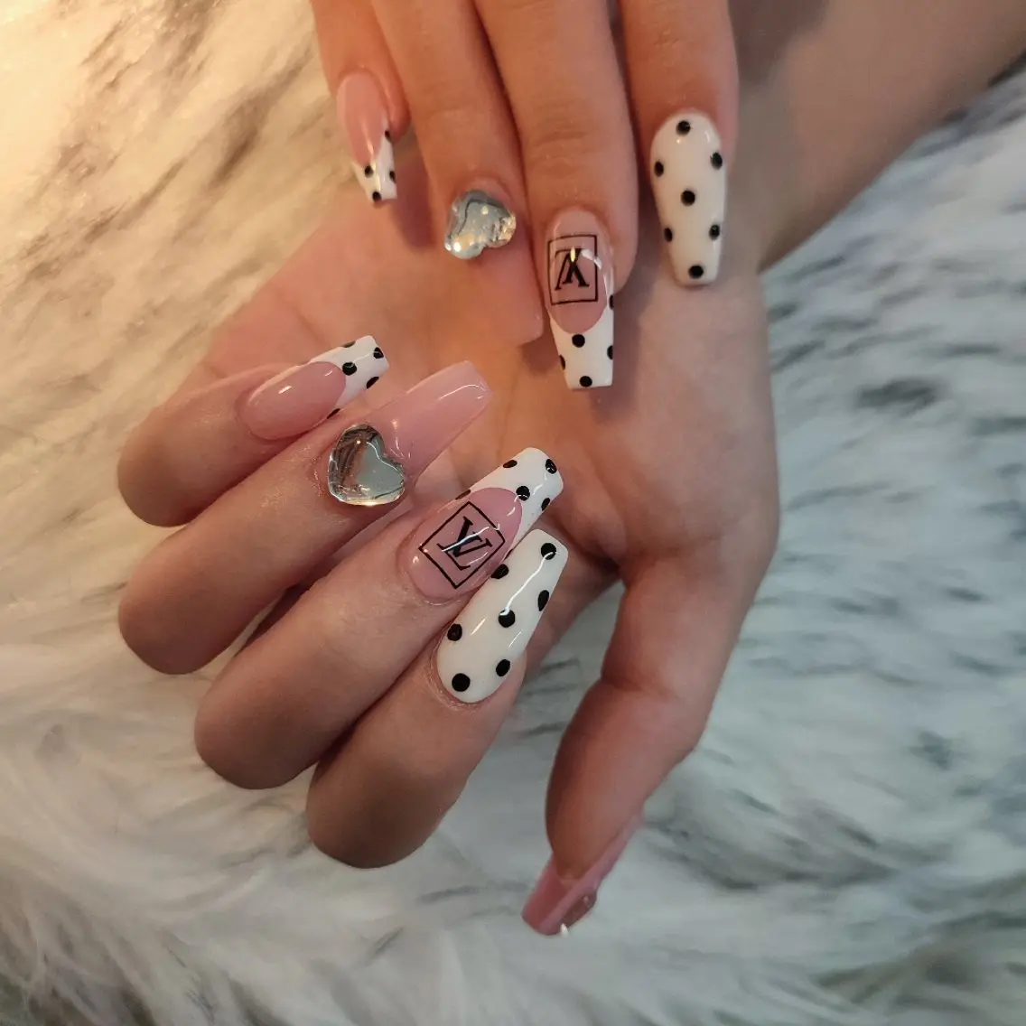 ネイル ハンドネイル RUNWAY 　　のネイルデザイン