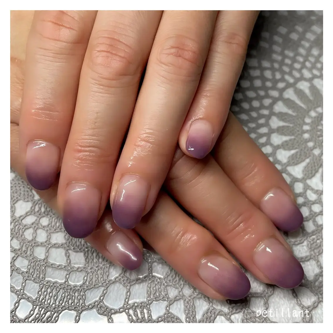 ネイル グラデーション シンプルネイル 冬ネイル クリスマス nail salon petillantのネイルデザイン