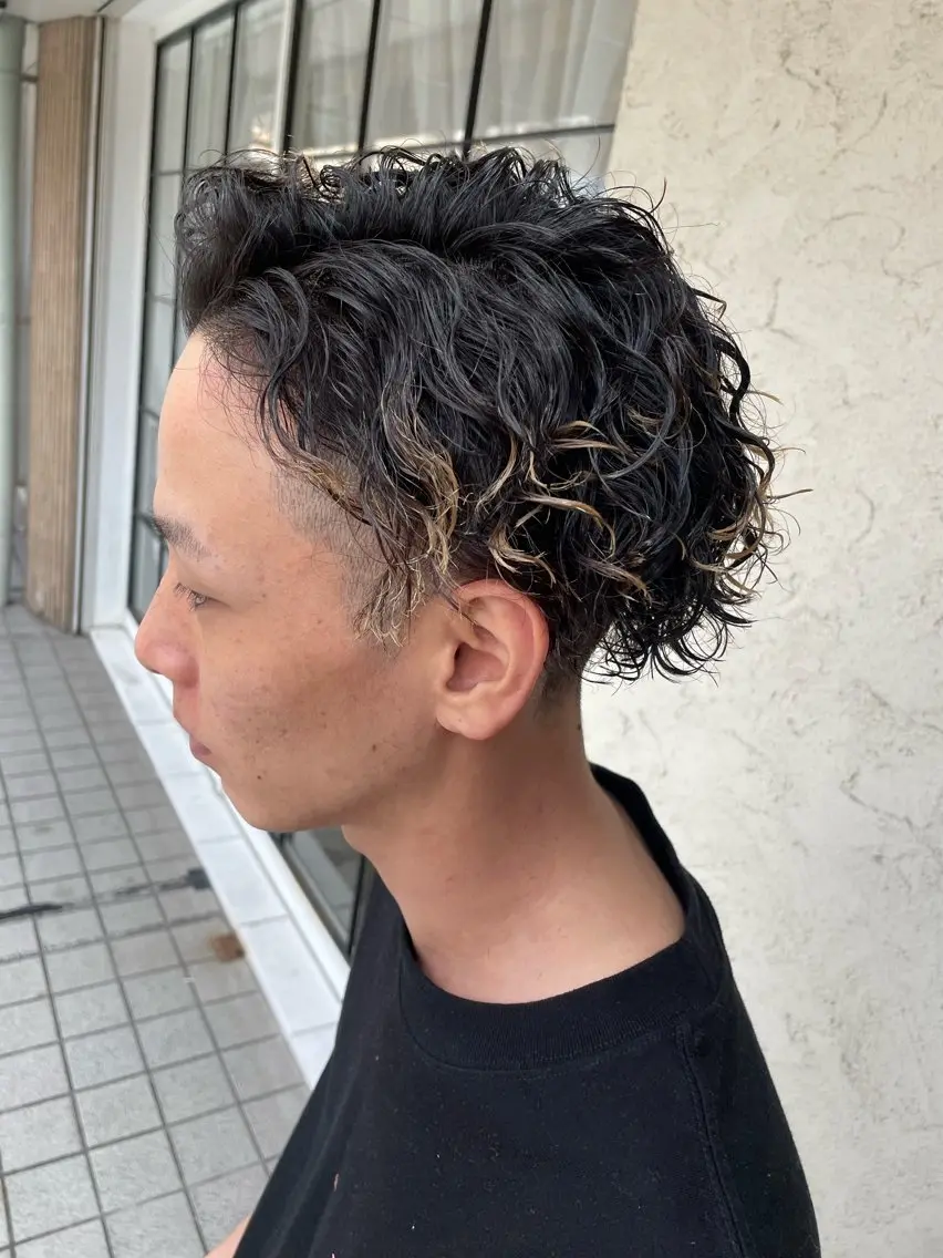 ショート カラー パーマ メンズ カット ヘアカラー パーマ トリートメント MATSURI BASE.AWAJIのヘアスタイル