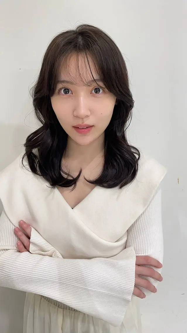 ミディアム 透明感 エイジのヘアスタイル