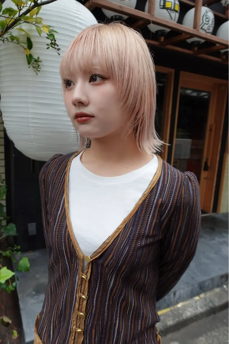 ミディアム カラー 顔周りレイヤーカット ブリーチminamiのヘアスタイル