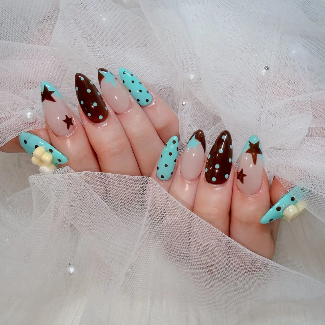 ネイル ネイルチップ ハンドネイル ラクロレ ハナ︎🌼のネイルデザイン