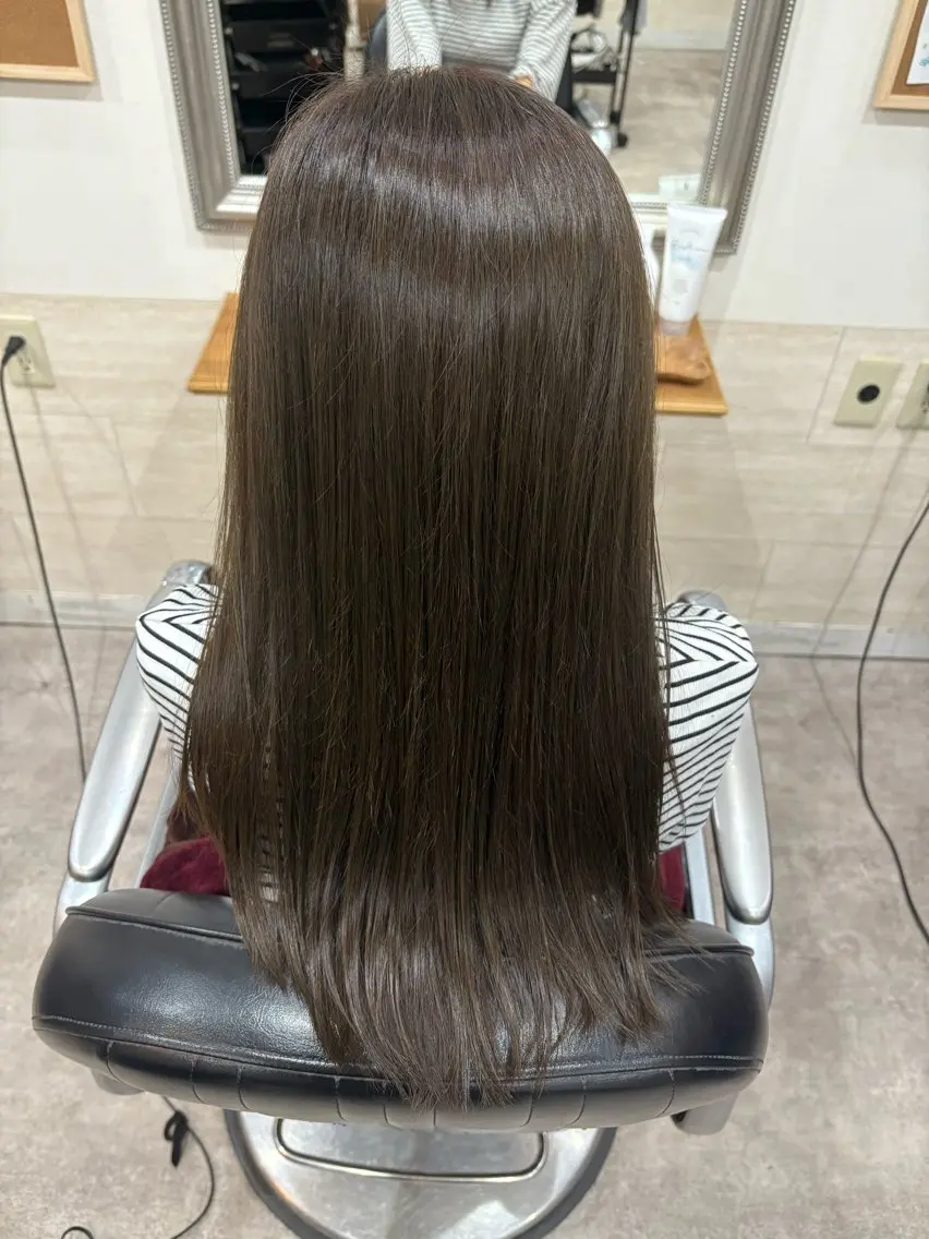 ロング カラー 堀川 希歩のヘアスタイル
