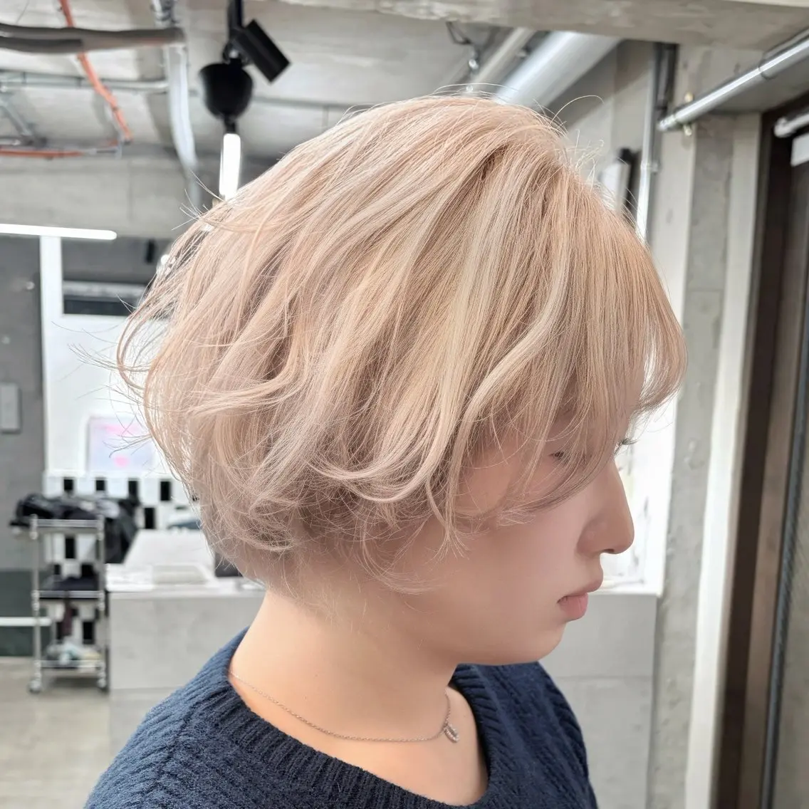 ショート カラー ブリーチ ヘアカラー トリートメント ✨ブリーチカラー× 艶髪SUZU🛼🫧のヘアスタイル