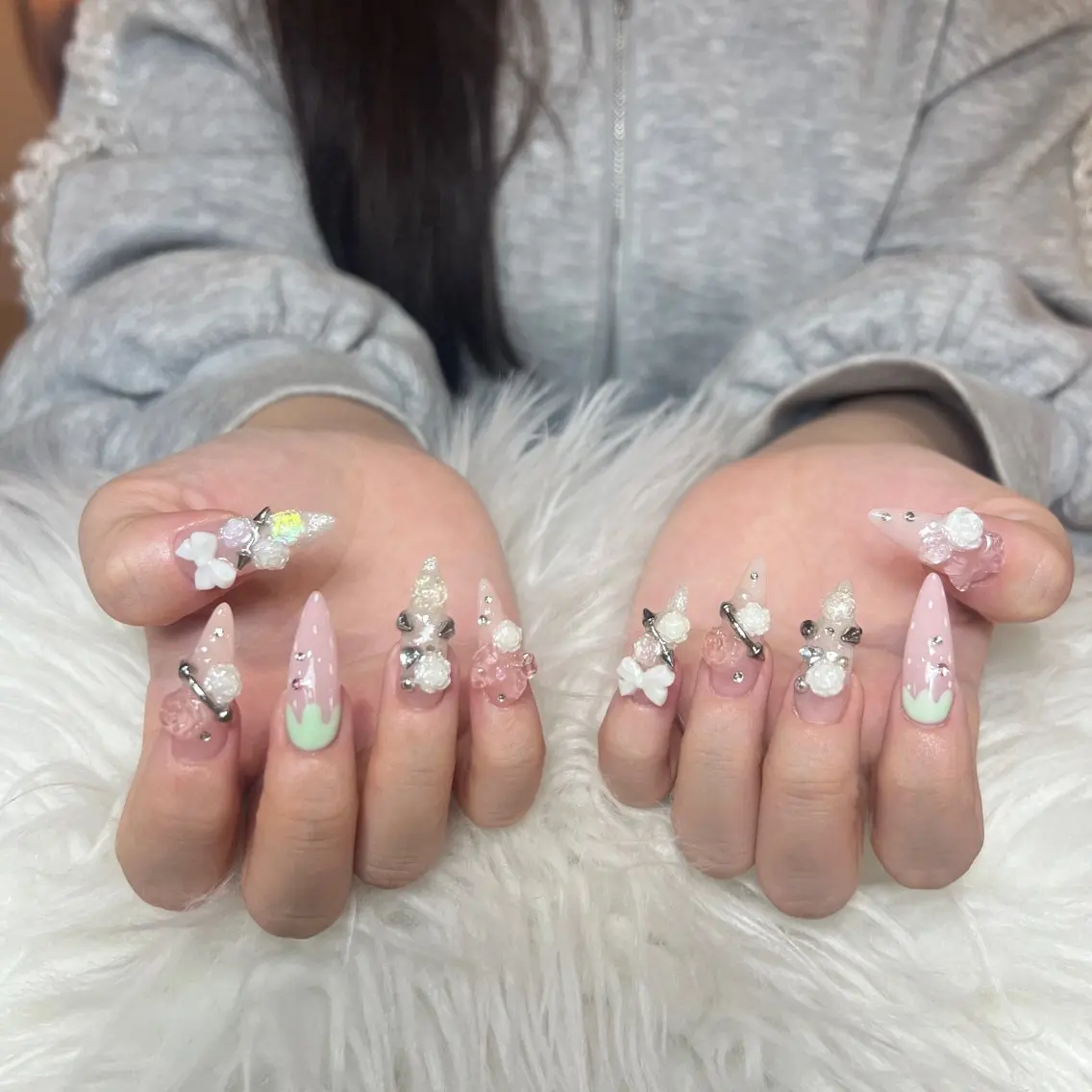 ネイル T.Lee Hahaのネイルデザイン