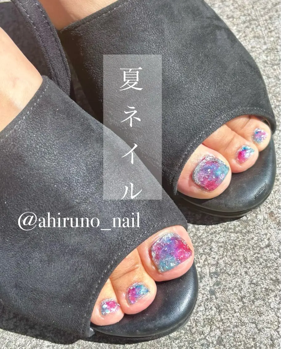 ネイル ブルー フットネイル ホログラムネイル キラキラネイル ラメ(グリッター) フットネイル 東京あきる野市ネイル ✿ yuiのネイルデザイン