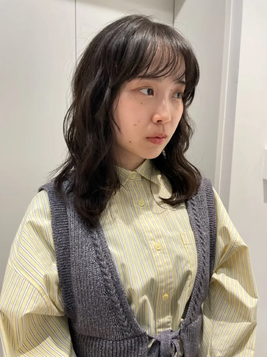 ミディアム カラー パーマ ミディアムパーマ グレージュ オリーブグレージュ オリーブグレー ニュアンスパーマ カット ヘアカラー パーマ 抜け感ボブ×パーマ |kazaneのヘアスタイル