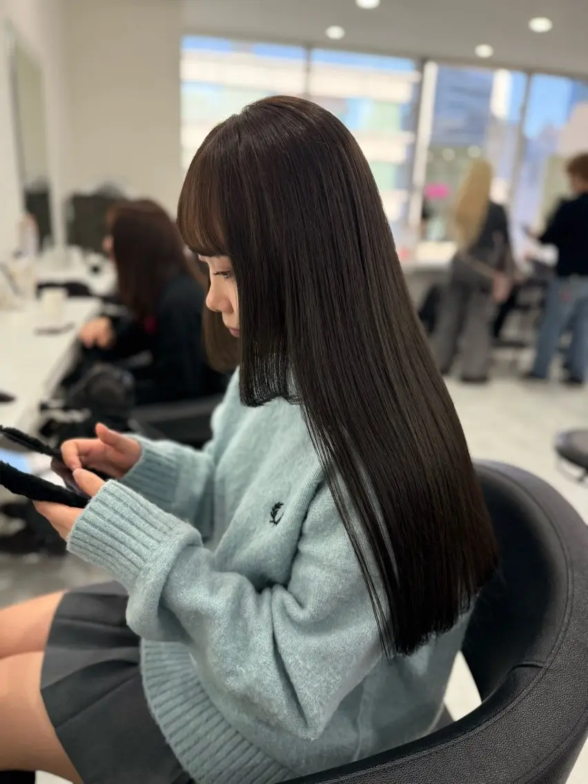 ロング カラー グレージュ オリーブグレージュ オリーブグレー ラベンダー💜 グレージュ🩶のヘアスタイル
