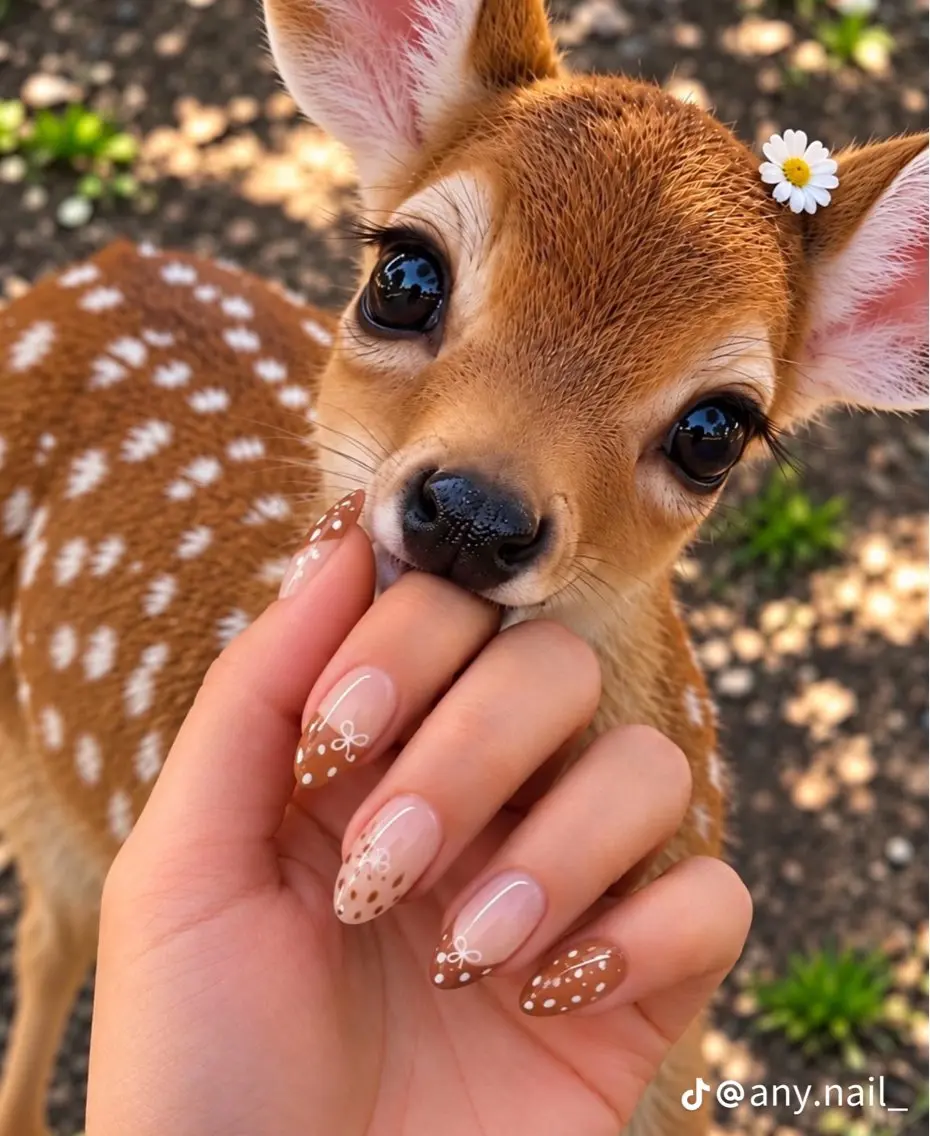 ネイル アートネイル ボルドー フレンチネイル ジェルネイル 氷ネイル・うるうるネイル ハンドネイル Yuki Nailsalonのネイルデザイン