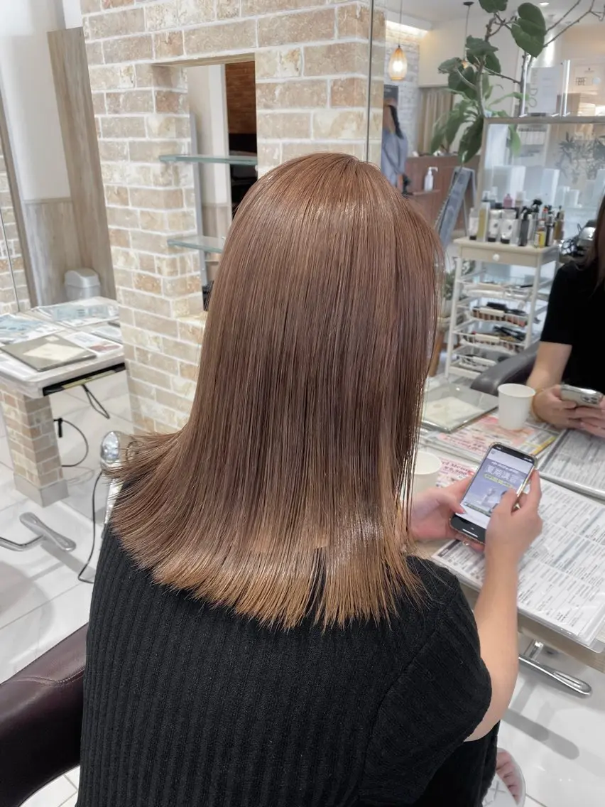 セミロング カラー GRANDEUR やまだかなのヘアスタイル