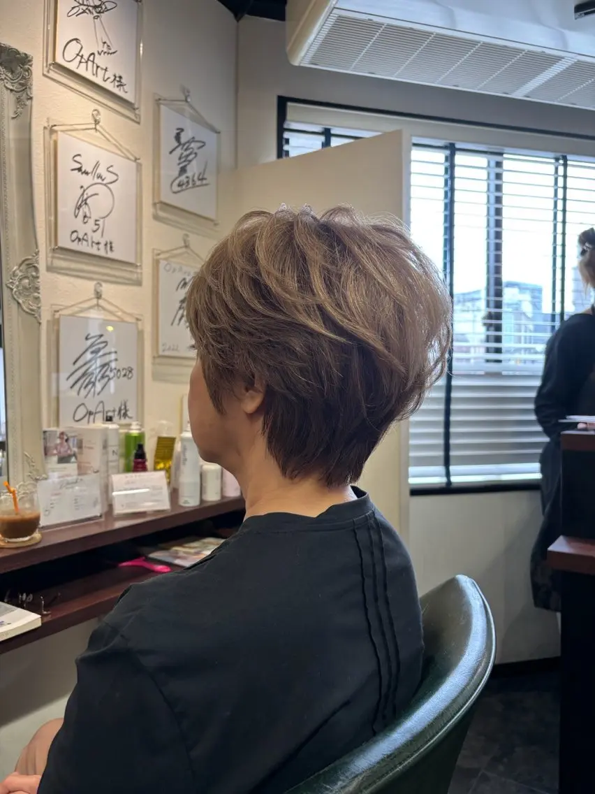 ショート ヘアカラー 脇部 亜梨沙のヘアスタイル