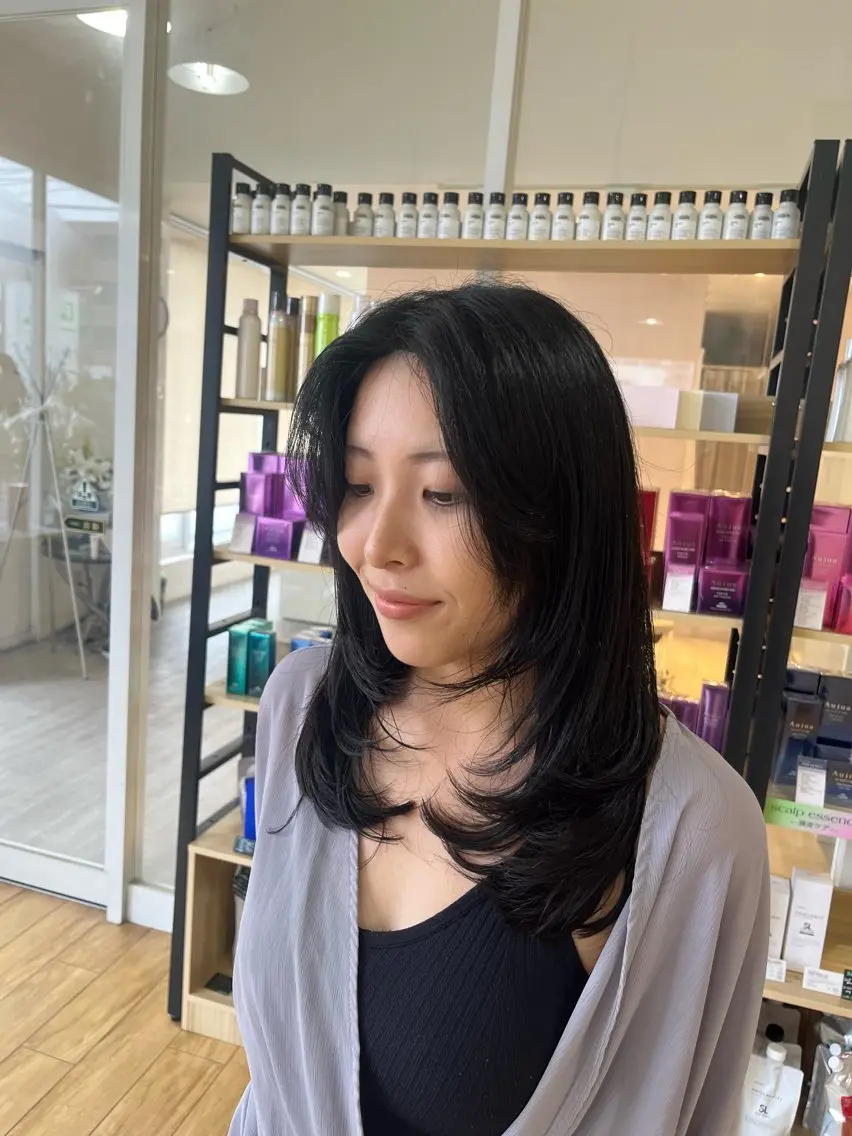 ミディアム ミディアムレイヤー レイヤーカット 甲斐 遼太郎のヘアスタイル