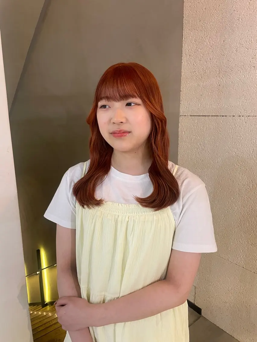 セミロング カラー ブリーチ ダブルカラー ブリーチなしカラー オレンジ シイナ /札幌美容師のヘアスタイル