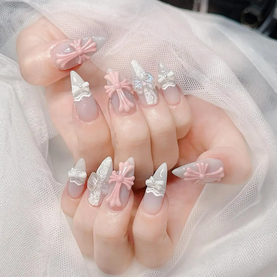 ネイル チークネイル 長さ出し ジェルネイル グラデーション 韓国ネイル ハンドネイル 波 なみのネイルデザイン