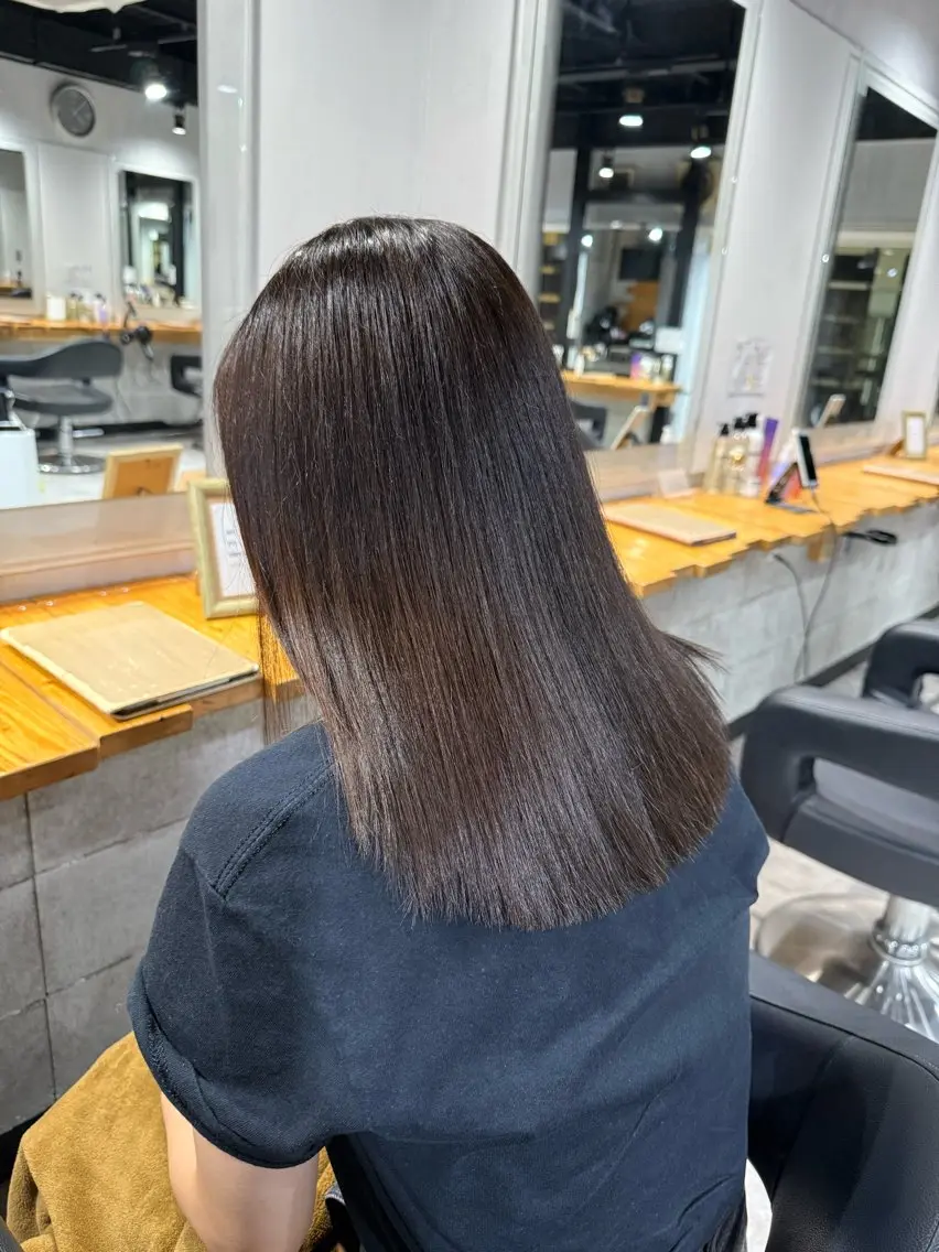 セミロング カラー ヘアカラー NANAMI🩵 大人可愛い韓国ヘアのヘアスタイル