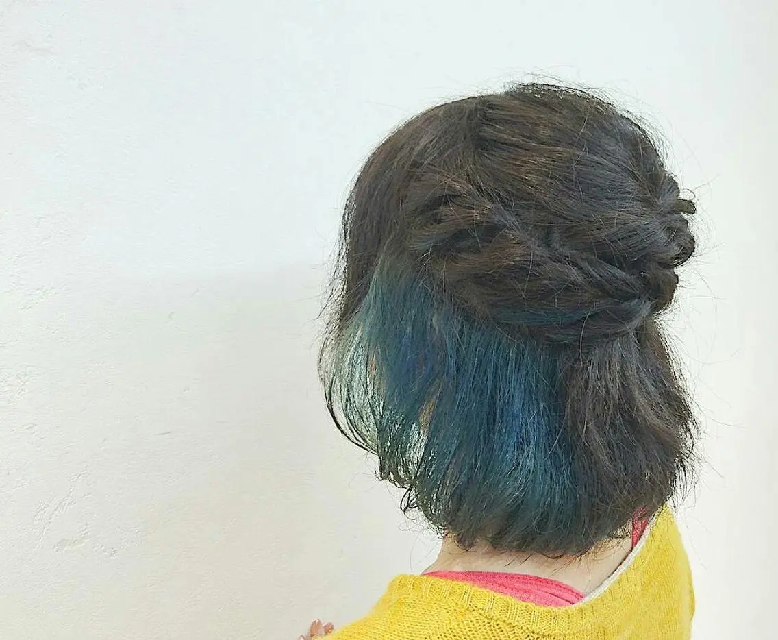 ショート カラー ヘアアレンジ インナーカラー 透明感ハイライト◎ 伊藤夏海のヘアスタイル